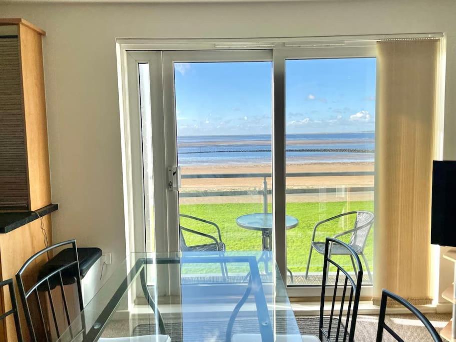Beachfront Bliss With Spectacular Views Llanelli Ngoại thất bức ảnh