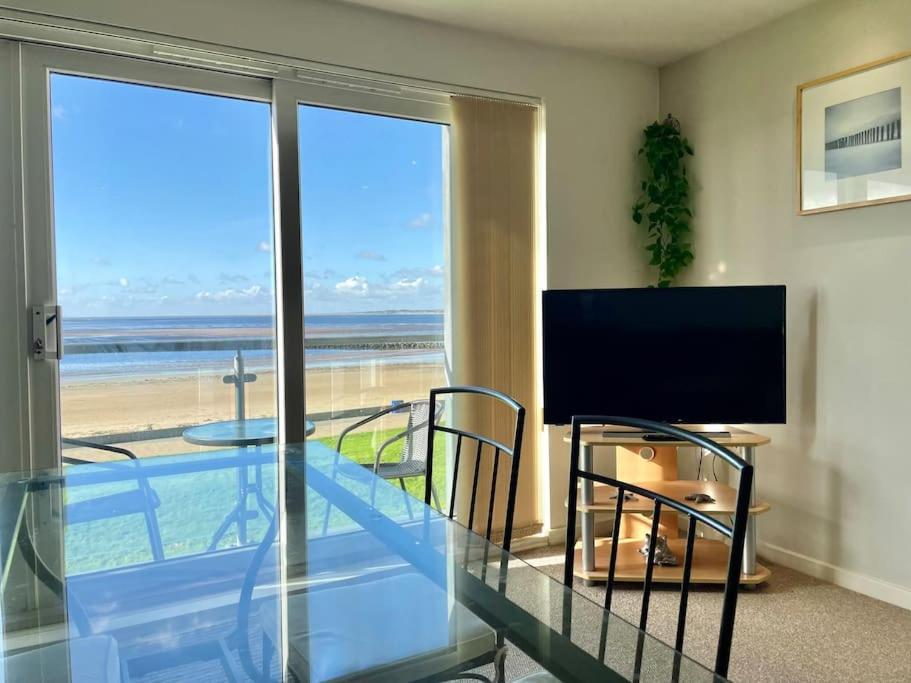Beachfront Bliss With Spectacular Views Llanelli Ngoại thất bức ảnh